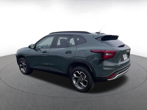 Used 2025 Chevrolet Trax LT image 10