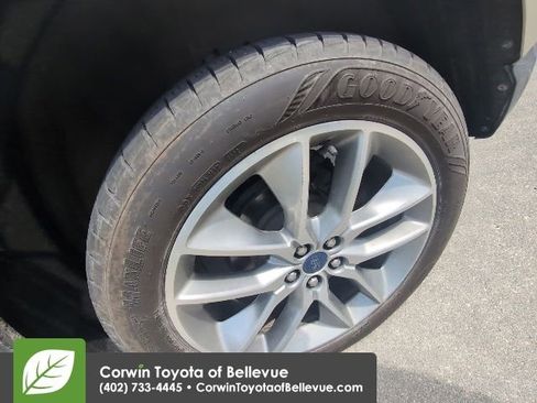 Used 2018 Ford Edge Titanium w/ Equipment Group 301A AWD/4WD image 44