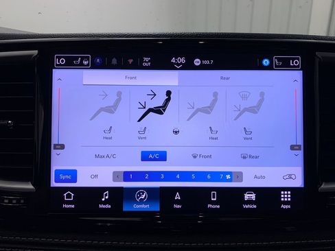 Used 2025 Chrysler Pacifica Limited FWD image 31