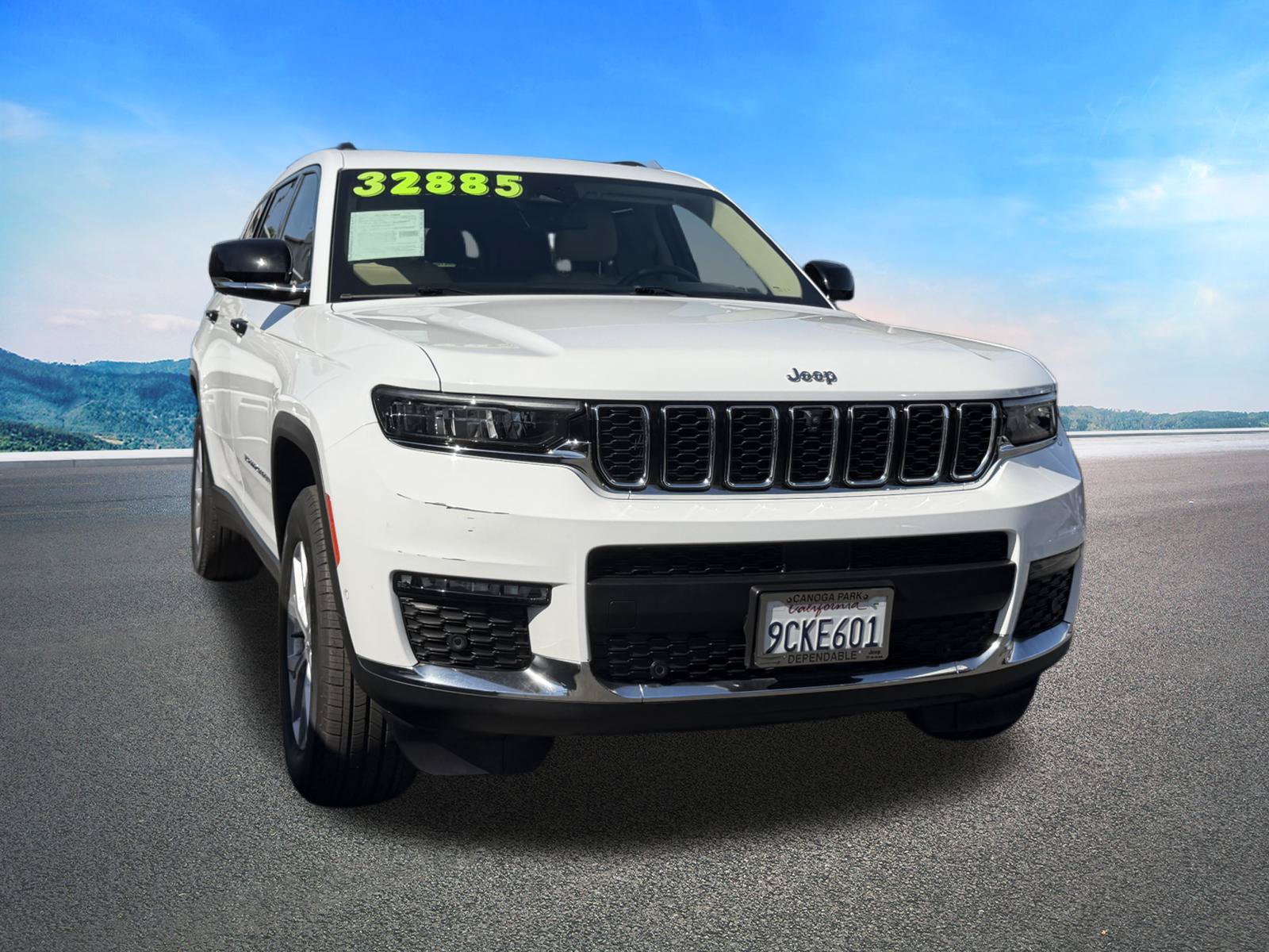 Used 2022 Jeep Grand Cherokee L Limited w/ Luxury Tech Group II RWD image 2