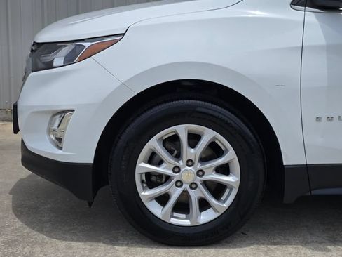 Used 2018 Chevrolet Equinox LT FWD image 11