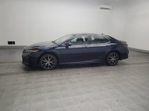 Used 2021 Toyota Camry SE FWD image 2