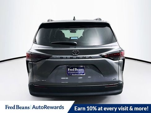 New 2026 Toyota Sienna XLE image 30