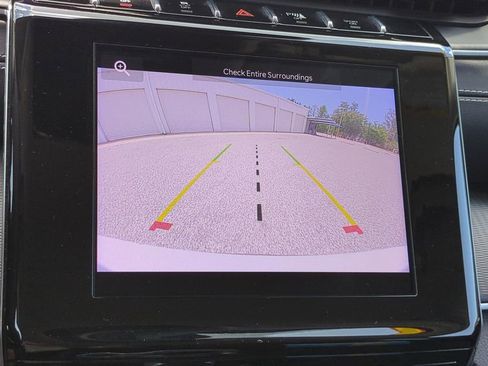 Used 2023 Jeep Grand Cherokee L Laredo AWD/4WD image 17