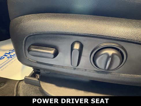 Used 2021 Chevrolet Traverse RS FWD image 21