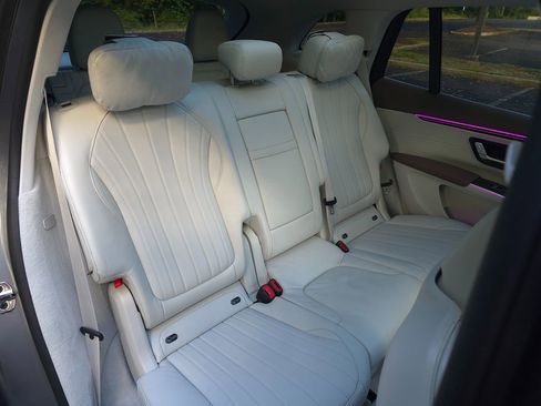 Used 2023 Mercedes-Benz EQS 450+ SUV image 26