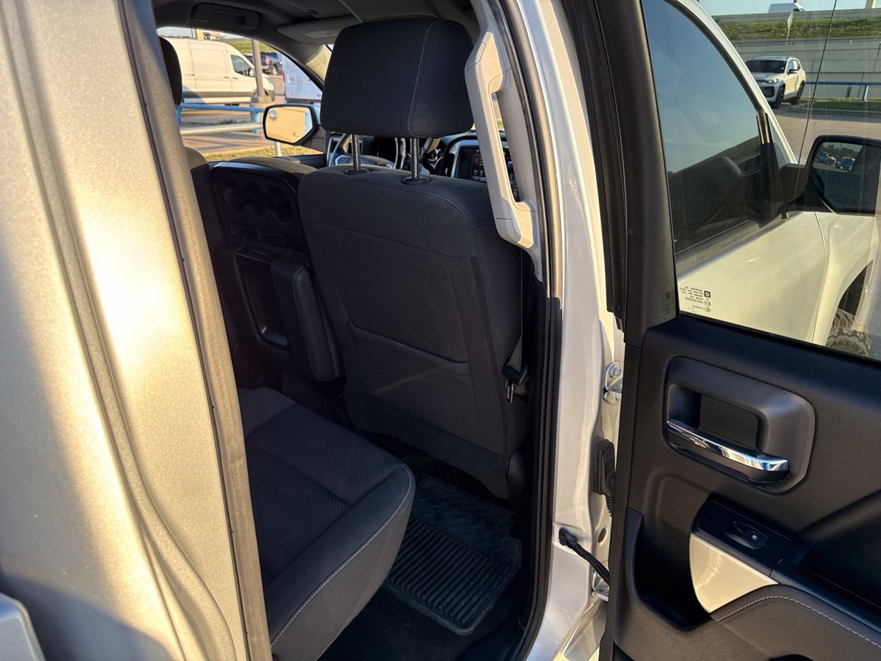 Used 2018 Chevrolet Silverado 1500 LT AWD/4WD image 12
