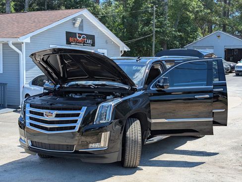 Used 2018 Cadillac Escalade ESV Luxury RWD image 15