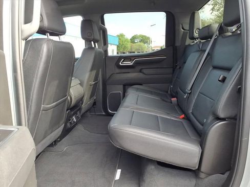 Used 2025 GMC Sierra 1500 SLT RWD image 21