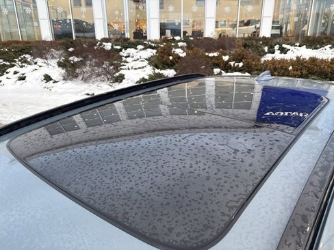 Used 2023 Volvo XC40 B5 Plus w/ Protection Package Premier image 10