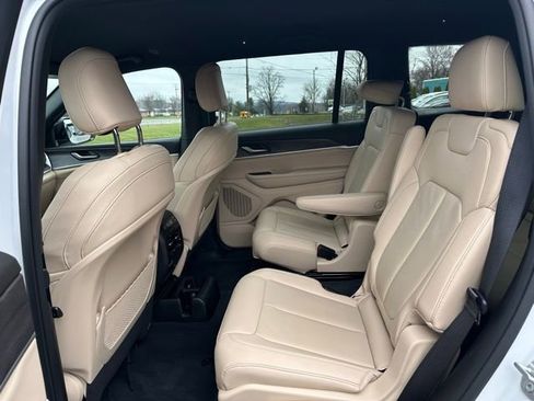 Used 2023 Jeep Grand Cherokee L Limited image 22