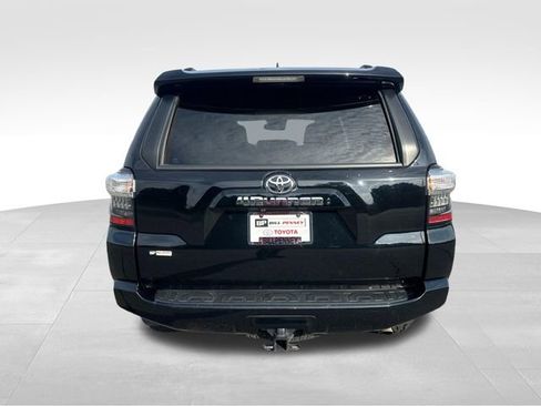 Used 2022 Toyota 4Runner SR5 Premium w/ Moonroof Package AWD/4WD image 4