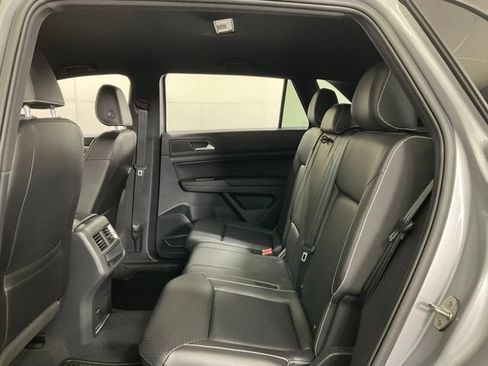 Used 2020 Volkswagen Atlas Cross Sport SE AWD/4WD image 30