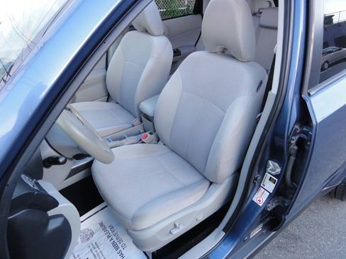 Used 2013 Subaru Forester 2.5X Premium w/ All-Weather Plus Pkg AWD/4WD image 10
