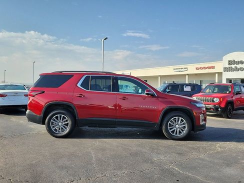 Used 2023 Chevrolet Traverse LT image 6