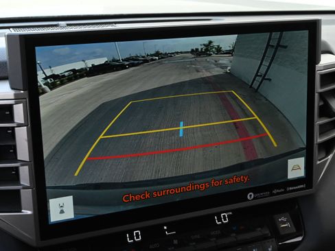 Used 2024 Toyota Tundra Limited image 21