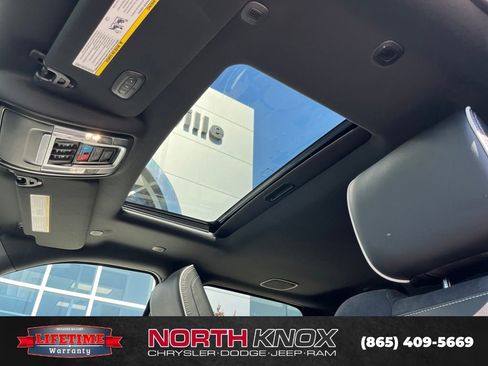 New 2026 RAM 2500 Laramie AWD/4WD image 12