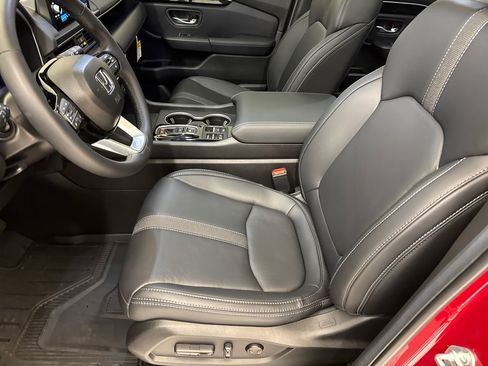 Certified 2025 Honda Pilot Touring image 20