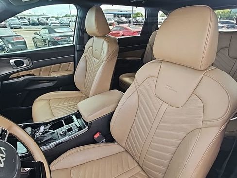 Used 2025 Kia Sorento SX Prestige w/ Olive Brown Leather Package image 17