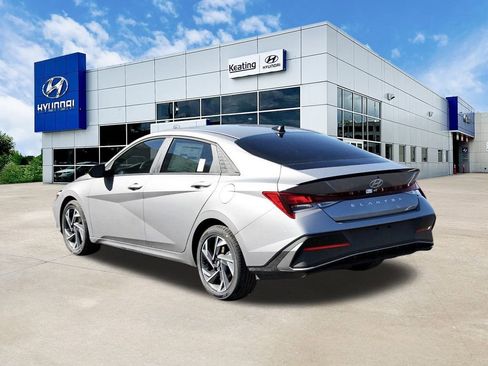 Used 2025 Hyundai Elantra Sport image 6
