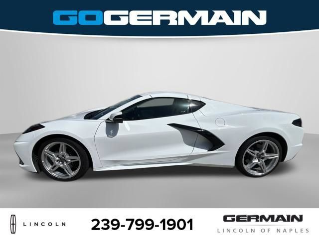 Used 2025 Chevrolet Corvette Stingray Premium Cpe w/ 3LT RWD image 3