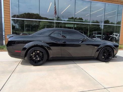 Certified 2022 Dodge Challenger R/T Scat Pack RWD image 3