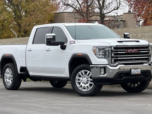 Used 2020 GMC Sierra 2500 SLT w/ Technology Package image 2