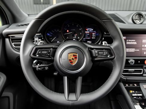 Certified 2026 Porsche Macan AWD/4WD image 13