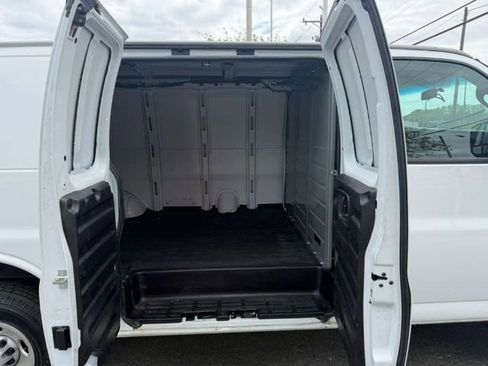 Used 2023 GMC Savana 2500 w/ Driver Convenience Package RWD image 10