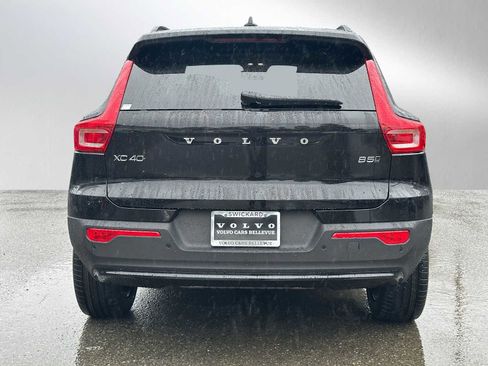 New 2026 Volvo XC40 B5 Core w/ Climate Package AWD/4WD image 4
