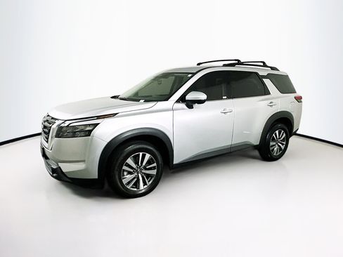 Used 2023 Nissan Pathfinder SV AWD/4WD image 4