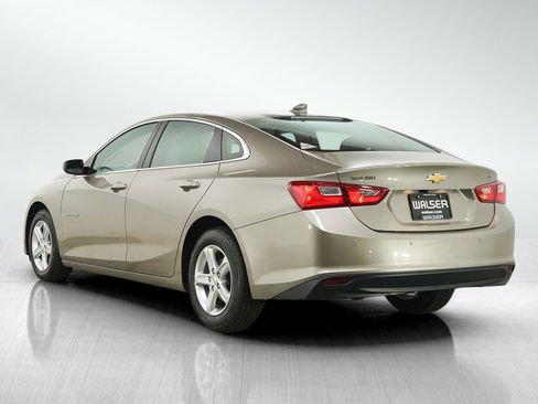 Used 2024 Chevrolet Malibu LT FWD image 3