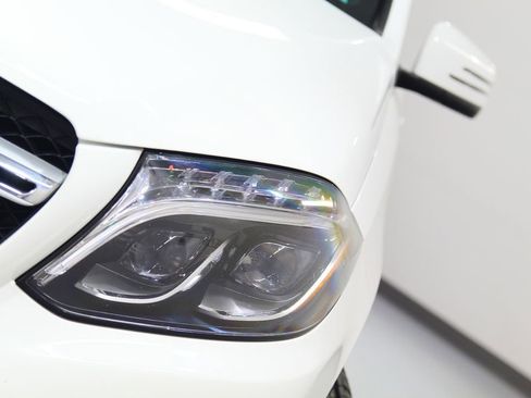 Certified 2019 Mercedes-Benz GLS 450 4MATIC image 9
