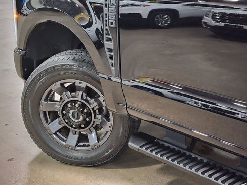 Used 2024 Ford F250 Lariat w/ Sport Appearance Package AWD/4WD image 23
