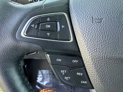 Used 2015 Ford Focus SE w/ SE Sport Package FWD image 24