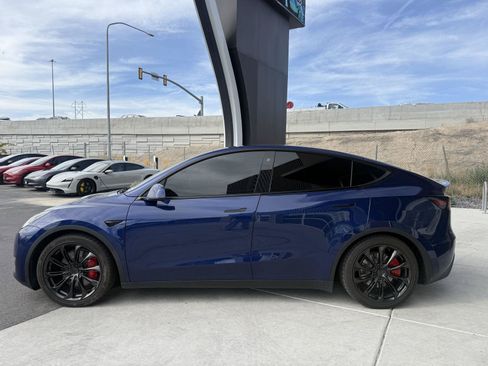 Used 2023 Tesla Model Y Performance AWD/4WD image 5