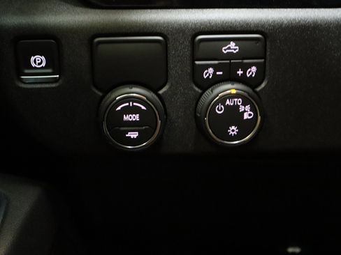 Used 2026 Chevrolet Silverado 1500 LT w/ Texas Edition Plus image 26