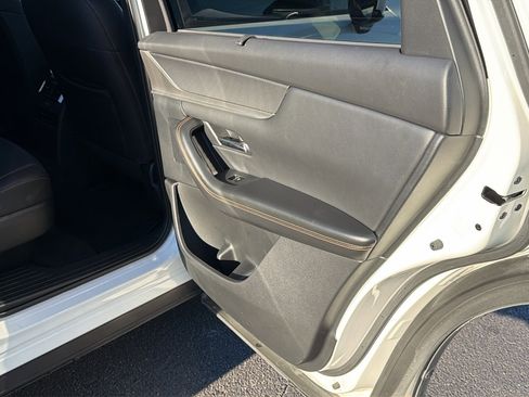 Certified 2025 MAZDA CX-90 3.3 Turbo w/ Preferred Package image 34