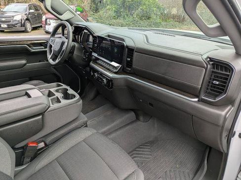 Used 2022 Chevrolet Silverado 1500 RST w/ Z71 Off-Road Package AWD/4WD image 34