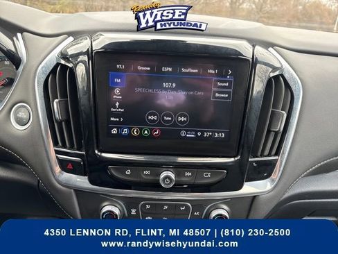 Used 2023 Chevrolet Traverse LT w/ LT Premium Package image 18