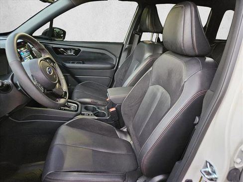 Used 2025 Subaru Forester Touring image 19