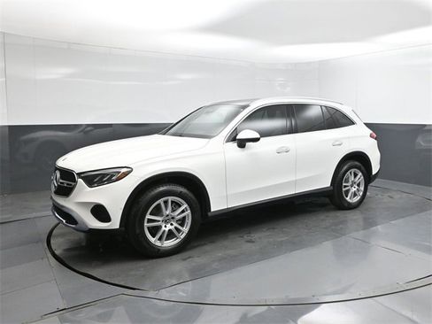 New 2025 Mercedes-Benz GLC 300 image 34