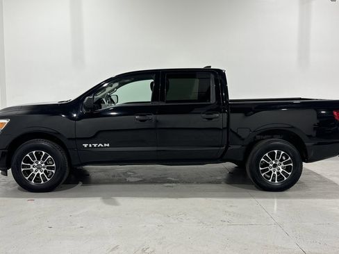 Used 2023 Nissan Titan SV image 13