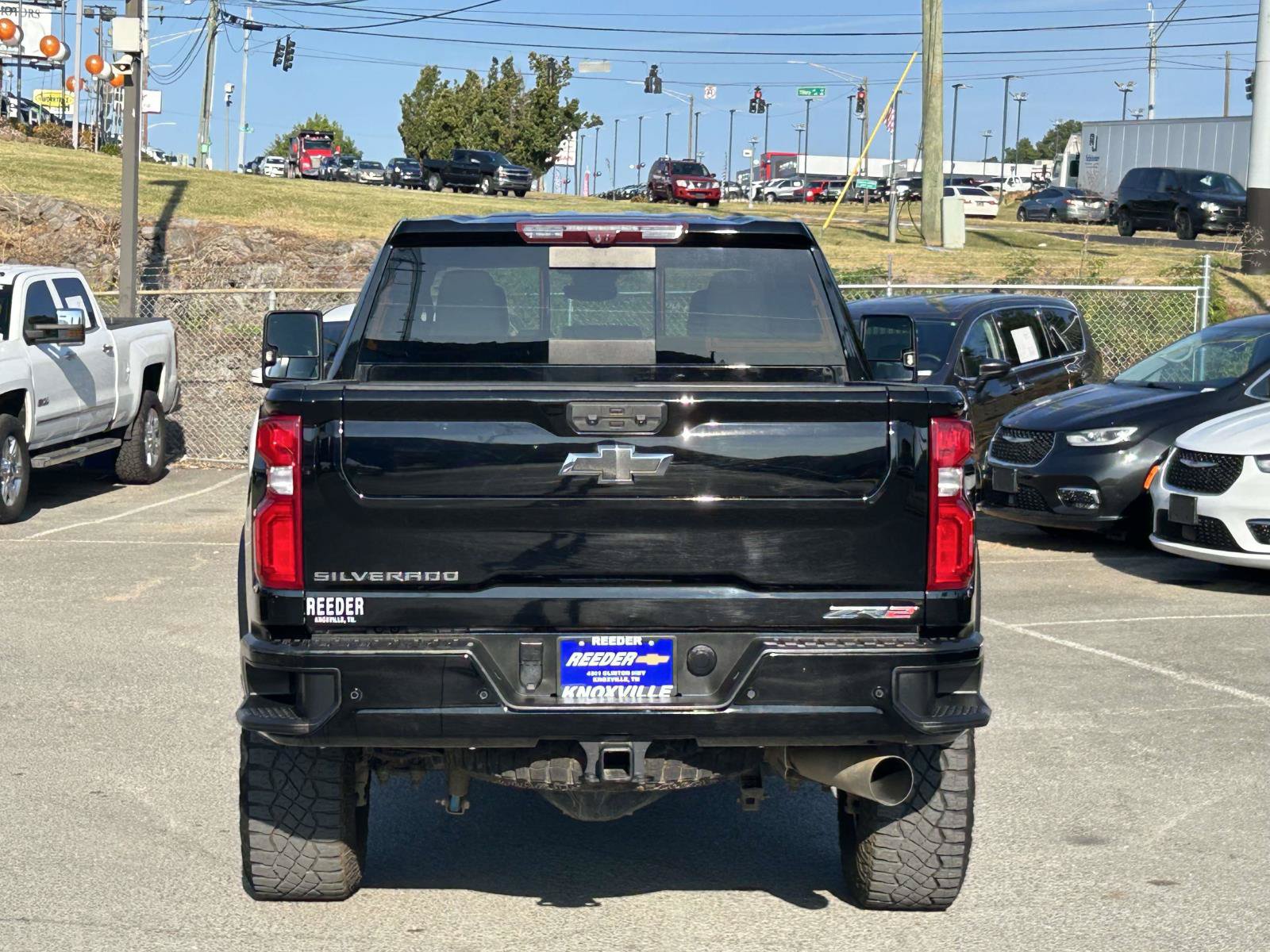 Used 2024 Chevrolet Silverado 2500 ZR2 w/ Technology Package AWD/4WD image 6