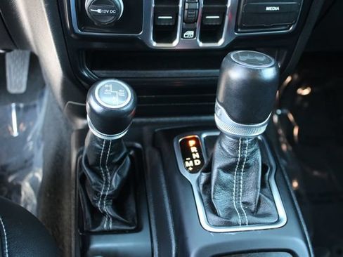 Used 2021 Jeep Wrangler Unlimited Sahara w/ Cold Weather Group AWD/4WD image 16