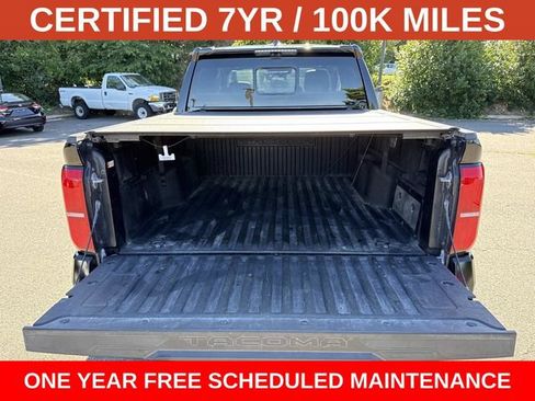 Used 2025 Toyota Tacoma Limited AWD/4WD image 12