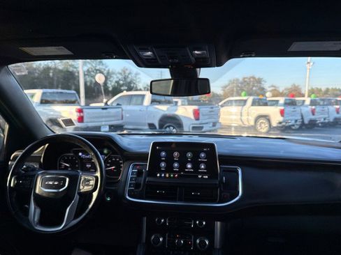 Used 2021 GMC Yukon SLT w/ SLT Luxury Plus Package image 16