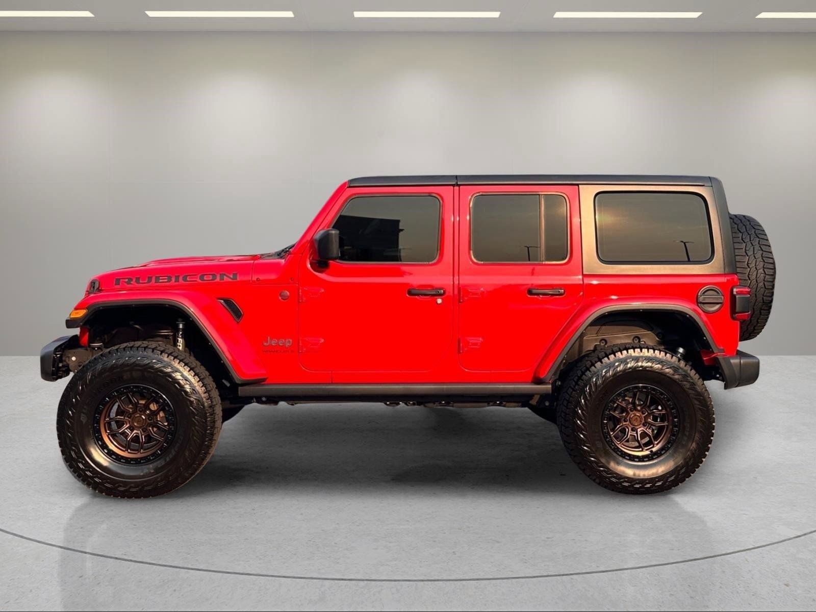 Used 2023 Jeep Wrangler Unlimited Rubicon w/ LED Lighting Group AWD/4WD image 2