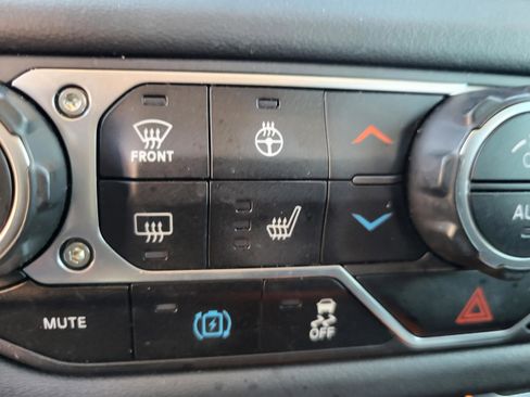 Used 2024 Jeep Wrangler Unlimited Rubicon 4xe w/ Technology Group image 30