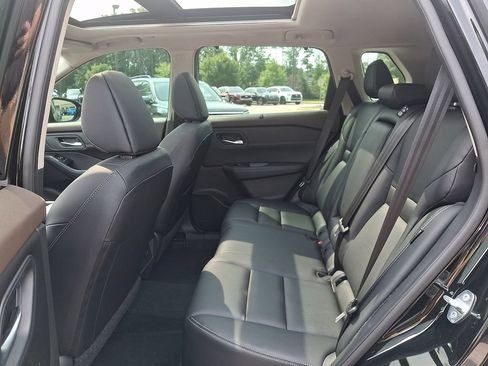 Used 2023 Nissan Rogue SL w/ SL Premium Package AWD/4WD image 10
